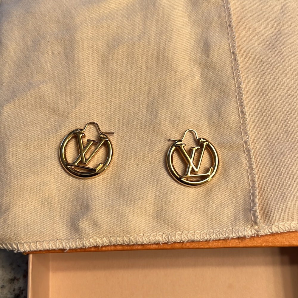 Small Louis Vuitton Earrings